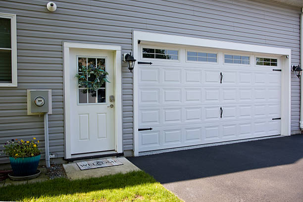 24/7 Emergency Garage Door Panel Replacement experts in Mason County County, IL